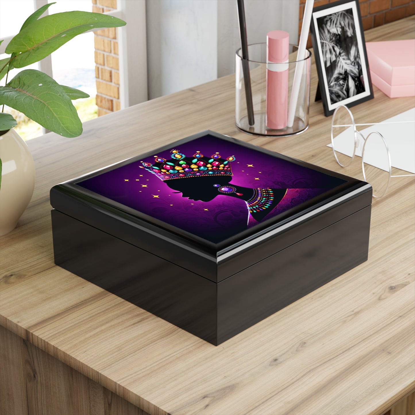 Elegant Crown Jewelry Box with Colorful Design - Perfect Gift for Her