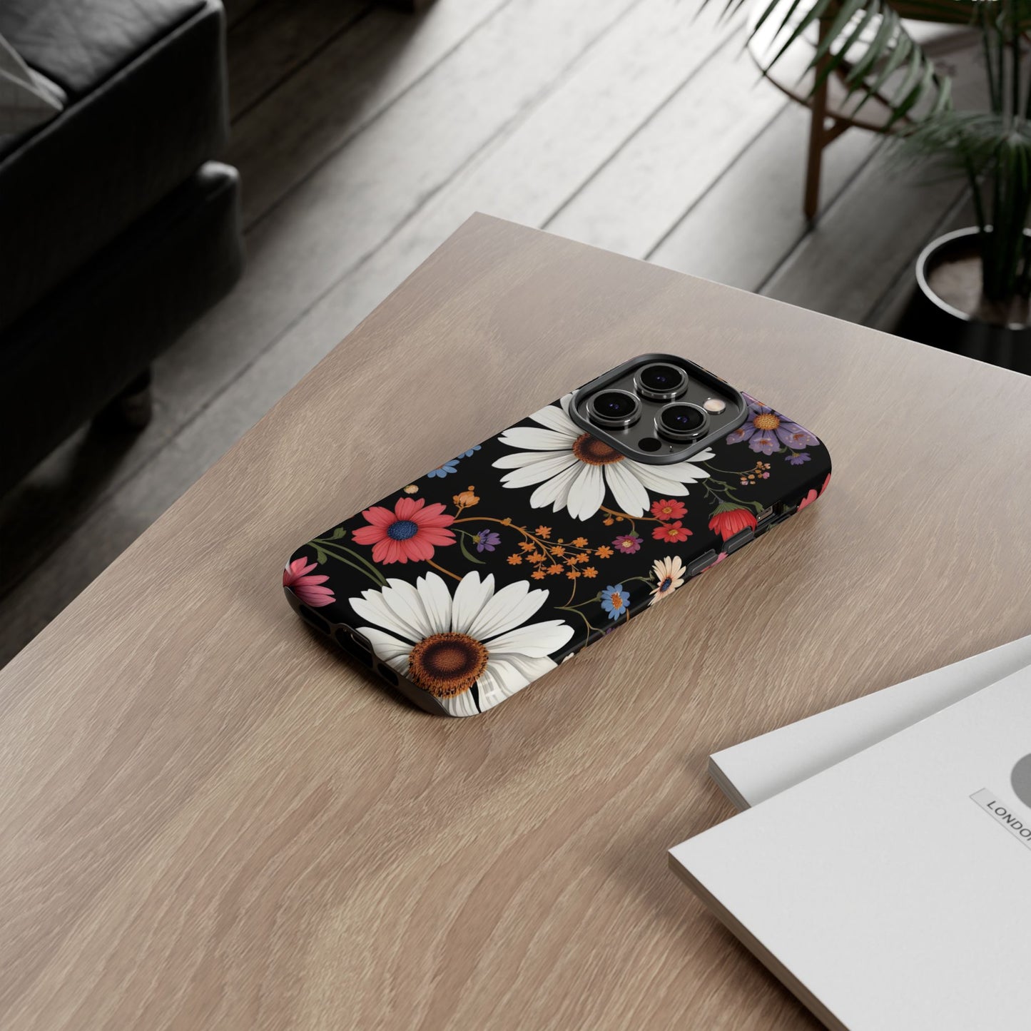 Floral Tough Phone Case - Elegant Daisy Design for Nature Lovers