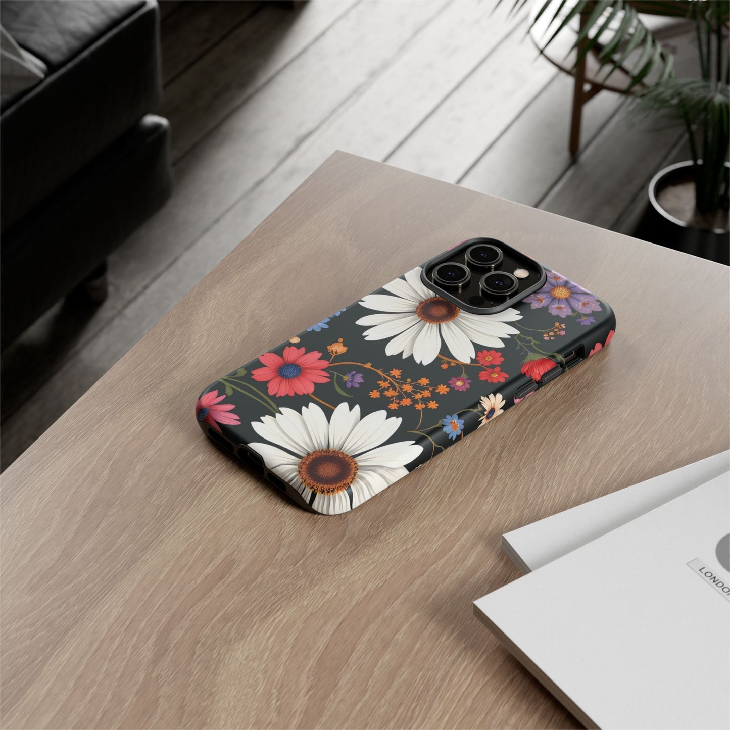 Floral Tough Phone Case - Elegant Daisy Design for Nature Lovers